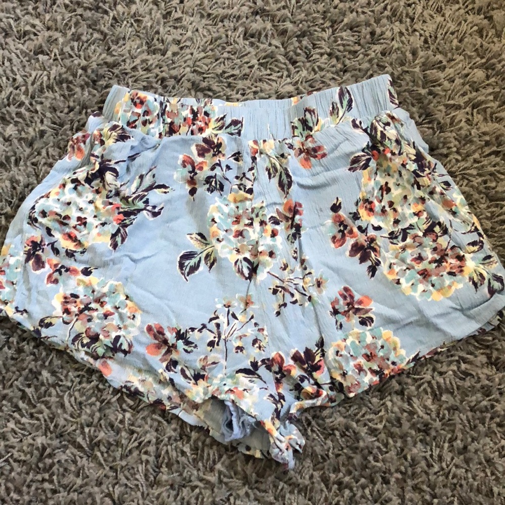 floral print shorts